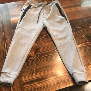 American Eagle joggers men’s